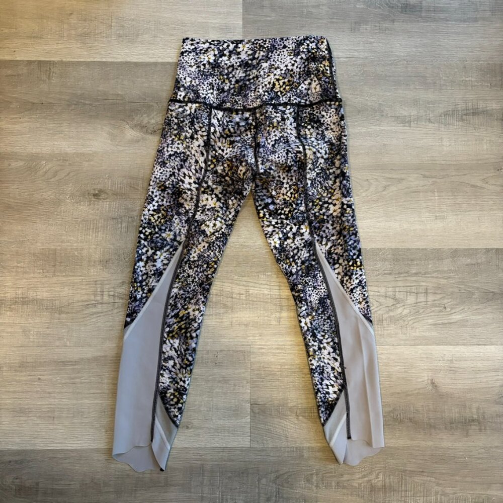 Lululemon Align Scalloped Hem High-Rise Crop 23" - Picture 3 of 5